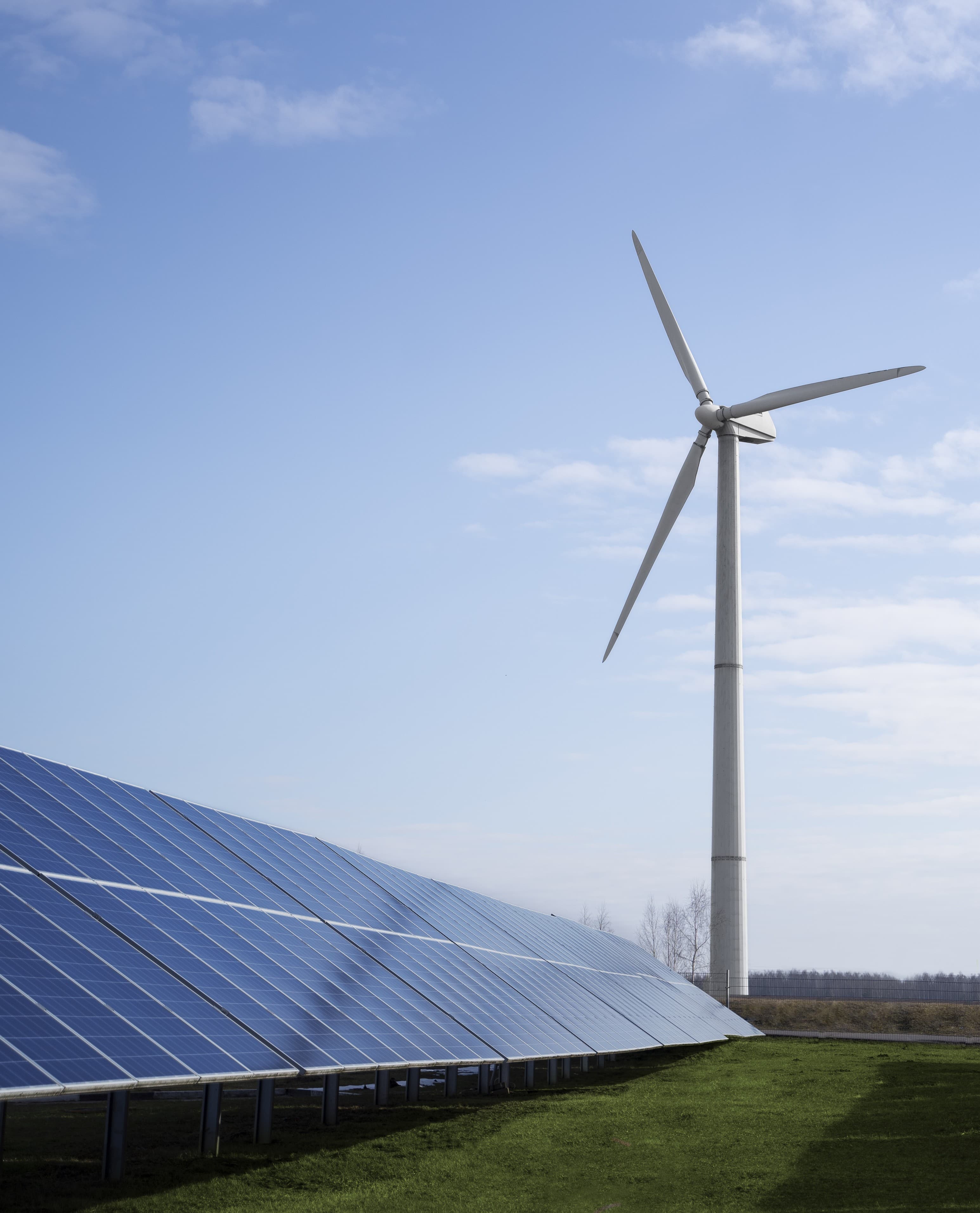 Portfolio de proyectos de energía renovable solar y eólica gestionados por broker especializado